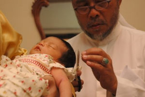 Adab Memotong Rambut Bayi Baru Lahir dalam Islam, Sudah Tahu?